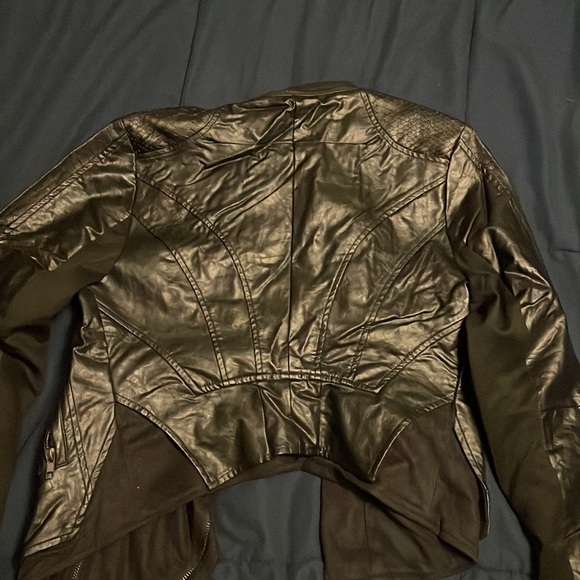 Black leather jacket - Picture 3 of 4